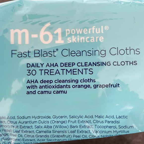 New in package! m-61 Fast Blast cleansing cloths - Picture 3 of 3